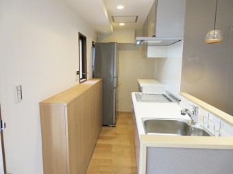 奥まった場所にあったキッチンを対面キッチンに